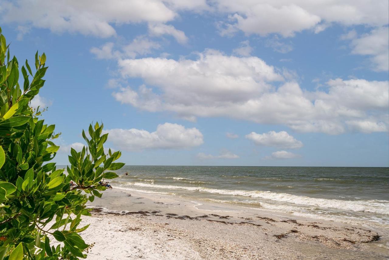 Updated Gulf Front Condo On The South End Of Fort Myers Beach! Condo Luaran gambar